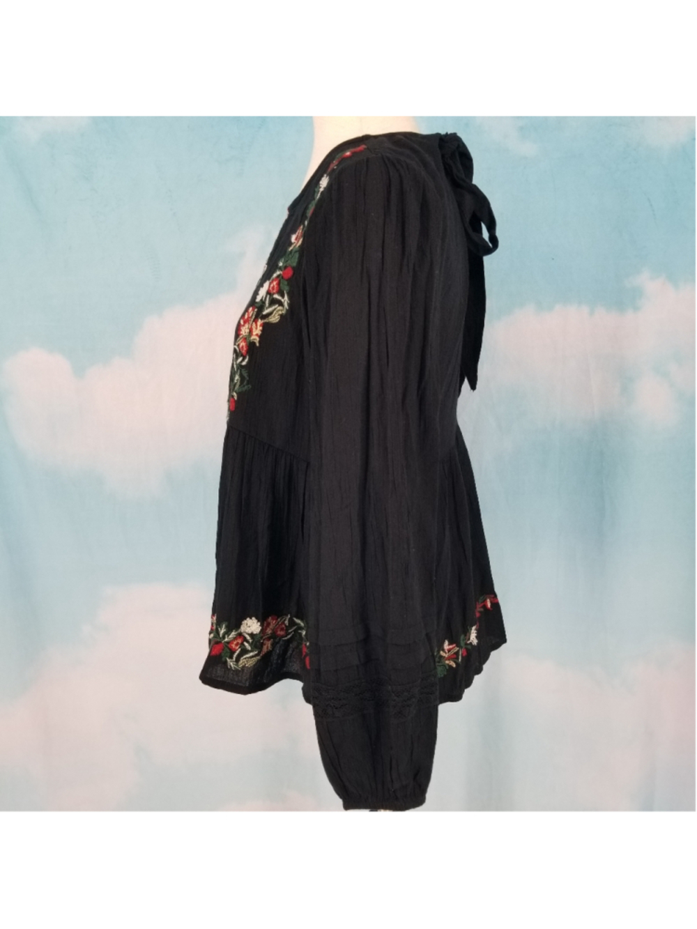 American Eagle Embroidered Blouse Balloon Sleeve Tie Back Black Floral XS Boho - Picture 5 of 8